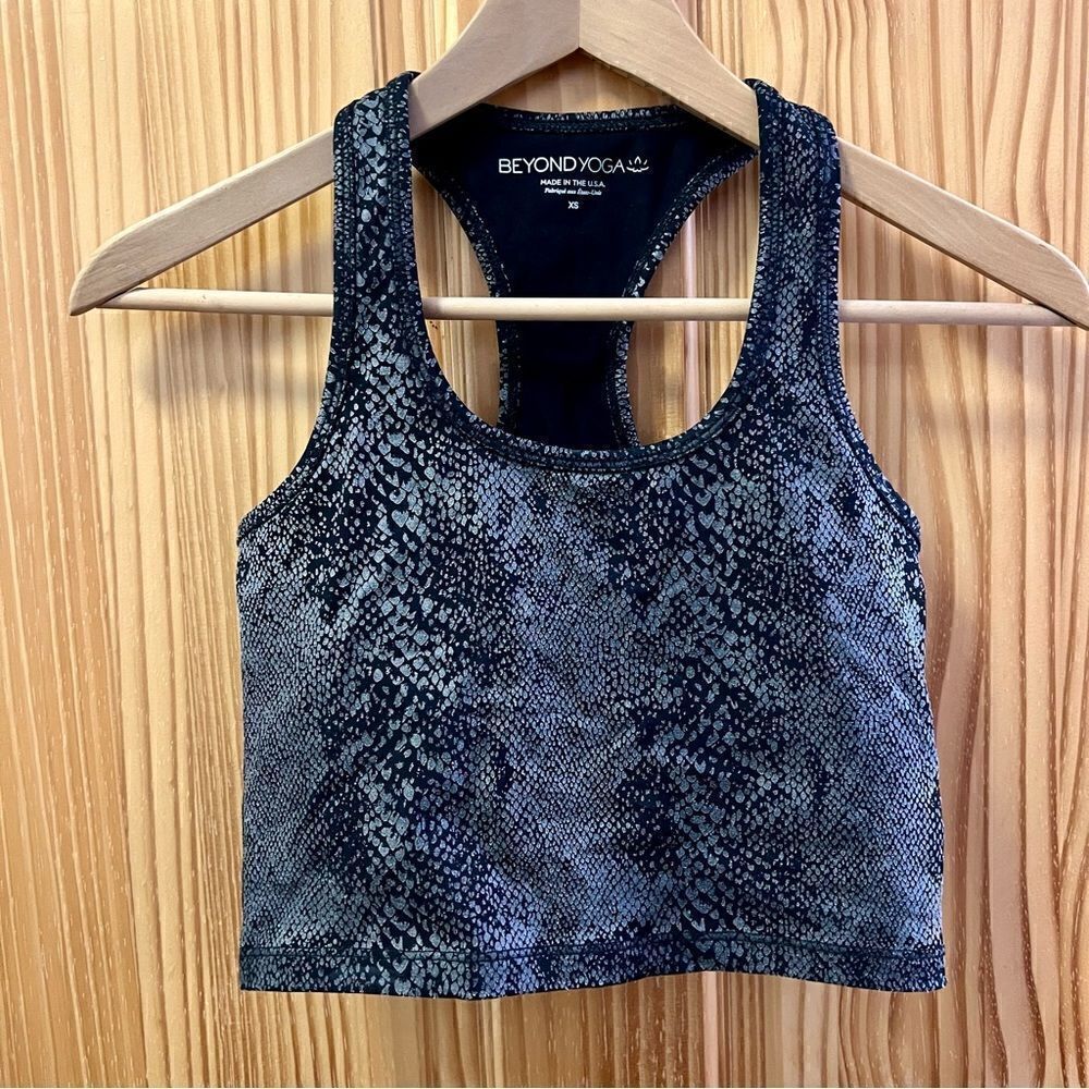 Beyond Yoga black silver snake skin long line crop top/sports bra extra small xs